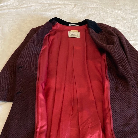 Burberry!! Vintage!! Burgundy and Black print. - Picture 8 of 15